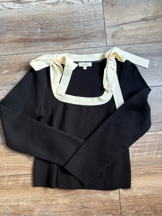 entro Sweaters - Black & Cream Bow-Shoulder Sweater - Entro